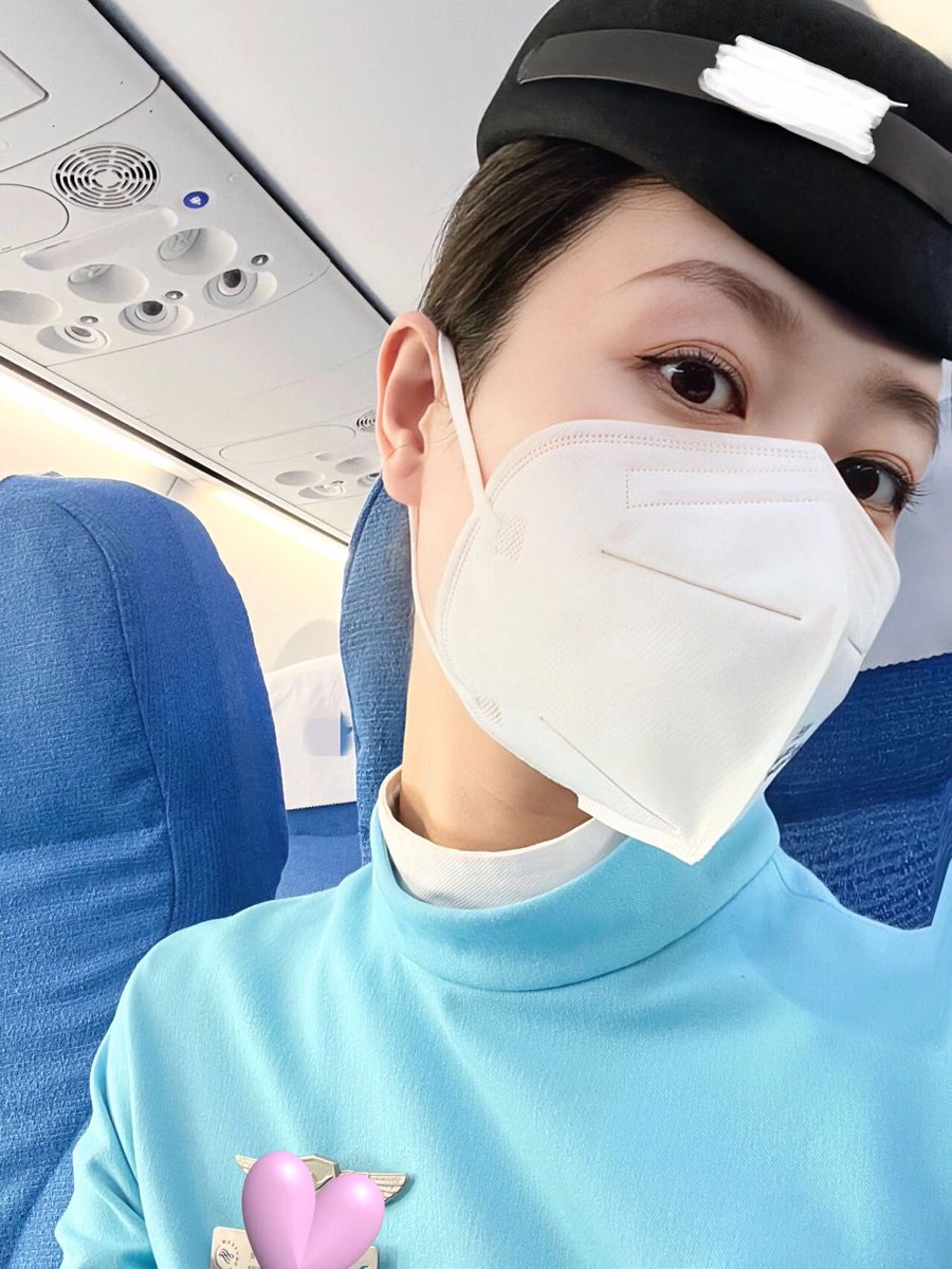 bread_fans's tweet photo. 心情在不好，看到你就不一样了！#空姐日常 #反差 #空姐原味 https://t.co/5sCtRWWr5s