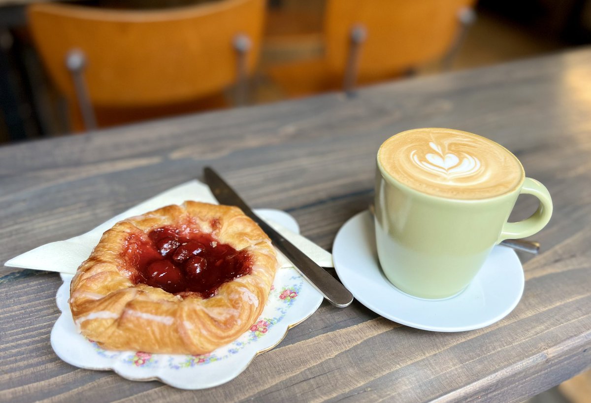 NYcheesy's tweet photo. #SupportYourLocalCoffeeShop
Strawberry Danish &amp; Latte at #August_21 
Causewayside 
#Edinburgh 

Superb range of pastries &amp; paninis with great relaxing music. 🥐☕️🎼 https://t.co/1Eoqi0nUE4