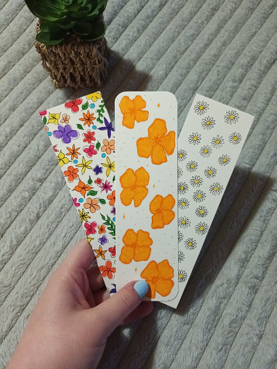 Floral Bundle is now 10% off! 
Three flowery bookmarks all bundled up! Shop below or link in comments! 
🌼🌸🌺🌼🌸🌺🌼🌸🌺🌼🌸🌺
#flowers #floral #spring #bookmarks #bundle #onsale #etsyshop #etsyuk #etsyireland #handmade #crafts #gifts #booktwitter