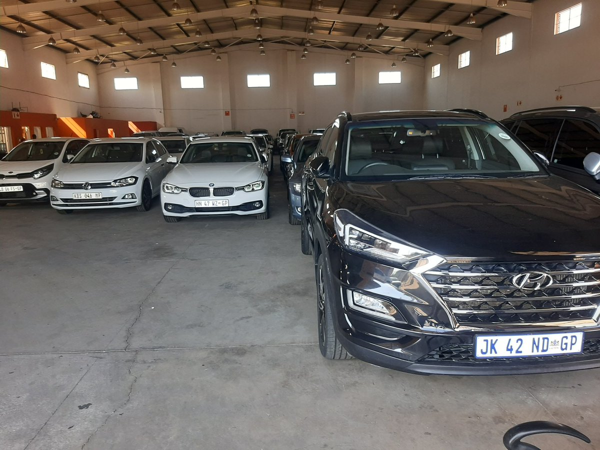 REALHAZEL_CAR's tweet photo. Today 

I had to go to the where house 🏠 😩 

So many cars need to go out . 

Yes I have every car damn . https://t.co/XLw6LRyu6k