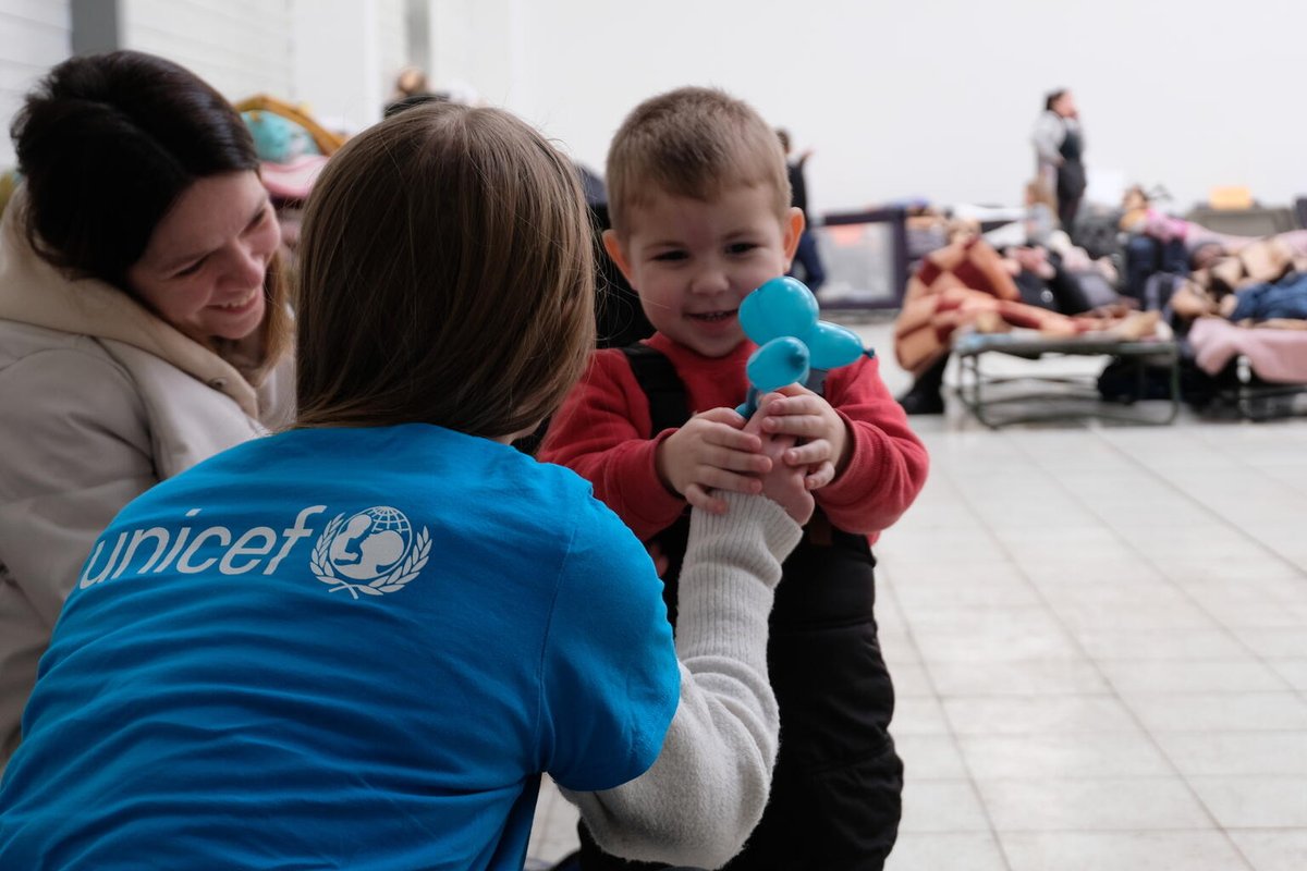 unicef_es's tweet photo. ¡Este 2023 el Ballet de Kiev recorrerá de nuevo varias ciudades de España para apoyar nuestra respuesta a la emergencia en #Ucrania! Estamos entusiasmados porque, igual que el año pasado, la gira apoyará nuestro trabajo para proteger a niñas y niños https://t.co/ZdACrlApT7 https://t.co/hiOjwBydny