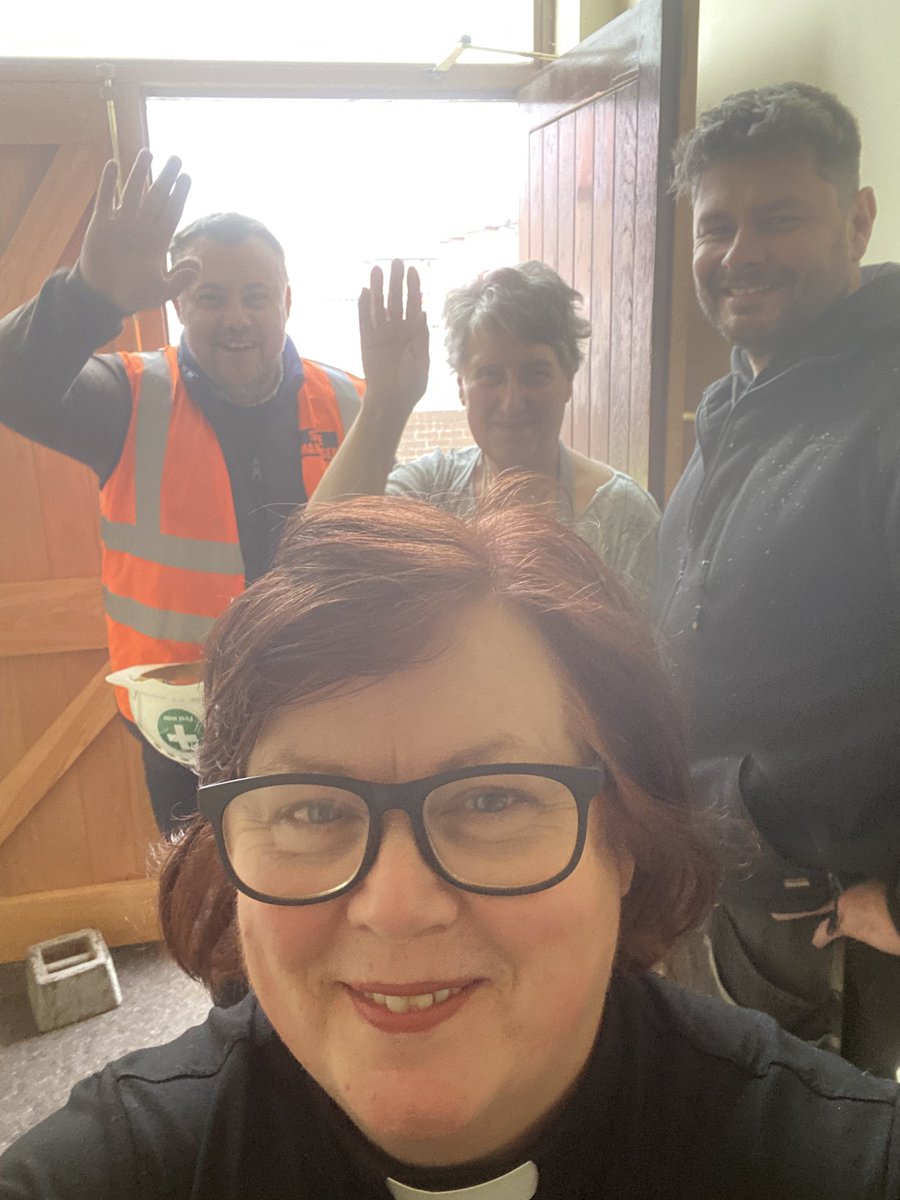 A huge thank you to Michael and Jonathan from #TandemConstruction for helping with a power cut mid-holiday club at St. John’s today - Site Manager and Electrician to the rescue!

Lunch will be served!

<a href="/revlesleyjones/">@revlesleyjones</a> <a href="/DioceseofDurham/">Diocese of Durham</a>