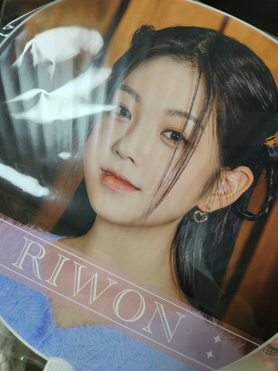 클라씨 포카 팝니다
가격 디엠으로 물어봐주세요!

ㅅㅊㅇ 클라씨 일본 명형서 윤채원 홍혜주 김리원 원지민 박보은 김선유 아이브 하이키 투바투 세븐틴 스키즈