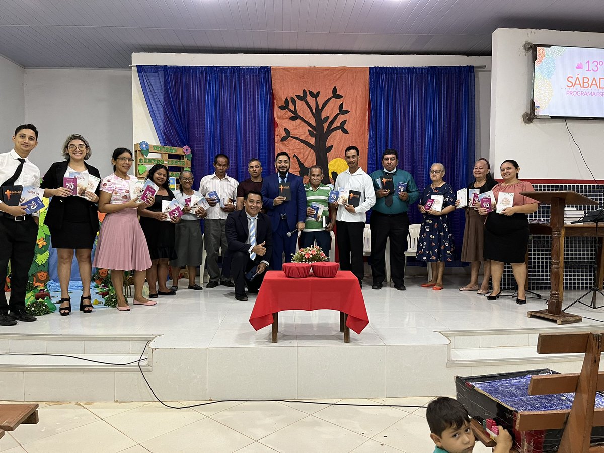 wallacermachado's tweet photo. Consagração Das Duplas Missionárias.
#DistritoCompensa3
#AmeAVoltaDoSenhor https://t.co/80S0bDA8xF