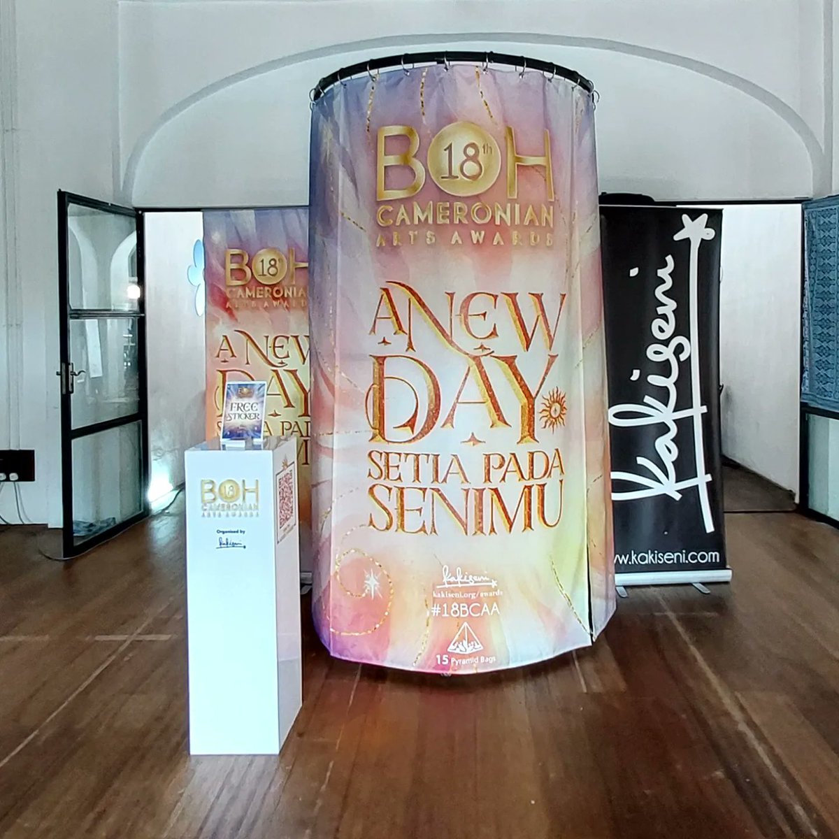 kakiseni's tweet photo. Bergambar bersama 'life scale' 18BCAA kanister dan redeem exclusive and mystery gift from Kakiseni!
-
#setiapadasenimu #18bcaa #boh #kakiseni #art #seni 
-
@thedailyseni @twt_seni @mythinkcity @twt_malaysia @muziumtelekom @MRTMalaysia https://t.co/DcnJnTKnnE