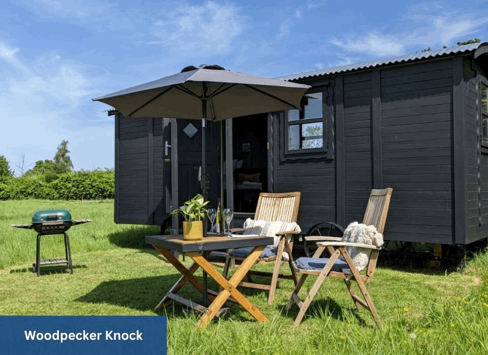 TheTouristTrail's tweet photo. 🌟 𝗪𝗘𝗘𝗞𝗘𝗡𝗗 𝗔𝗩𝗔𝗜𝗟𝗔𝗕𝗜𝗟𝗜𝗧𝗬 🌟
Need a #lastminutegetaway for two? There's no better place to relax than at the #dogfriendly 𝗕𝗹𝘂𝗲 𝗦𝗸𝘆 𝗛𝘂𝘁𝘀 in #Suffolk!
𝗕𝗢𝗢𝗞 𝗡𝗢𝗪
https://t.co/vDl5TGi85B
#weekendavailability #glamping #glampinghuts https://t.co/WDl6etuB1y
