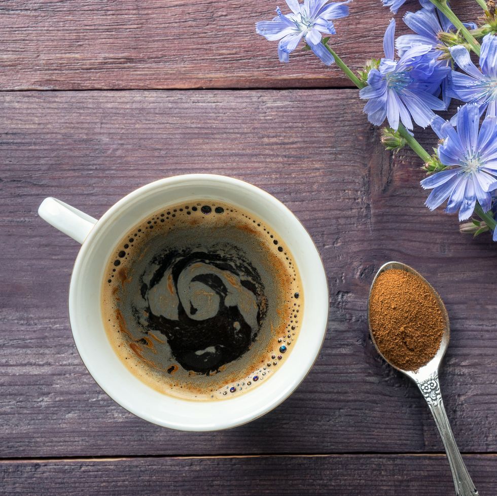 #Chicory is known to help the body digest #fatty foods better and help to flush toxins out of the digestive tract. 

Read more: medicalmedium.com/blog/chicory via <a href="/medicalmedium/">Medical Medium</a>