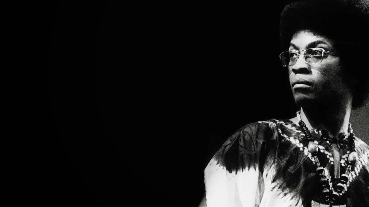 Herbie Hancock (born April 12, 1940) – Hang Up Your Hang Ups (1975)

Article by <a href="/JointzOfTheDay/">DJ Moon Ra</a> via the Jointz Of The Day Newsletter

bit.ly/415WMOL