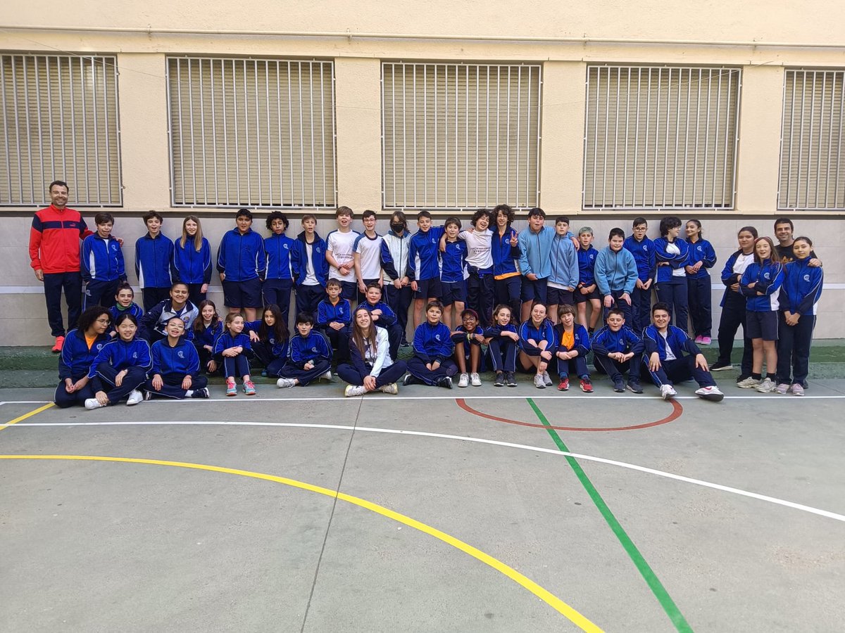 Seguimos con una intensa semana promocionando el futsal femenino en los colegios. Hoy han estado Ana Reynal y <a href="/AnaElizaRibeir/">Ana Eliza</a>, junto a nuestro DT <a href="/jguerrero_dt/">Julio Guerrero</a>, en @SVP_Zgz, dentro del programa educativo #FutsalyValores. 

¡Encantadas de haber pasado la mañana en vuestro colegio!