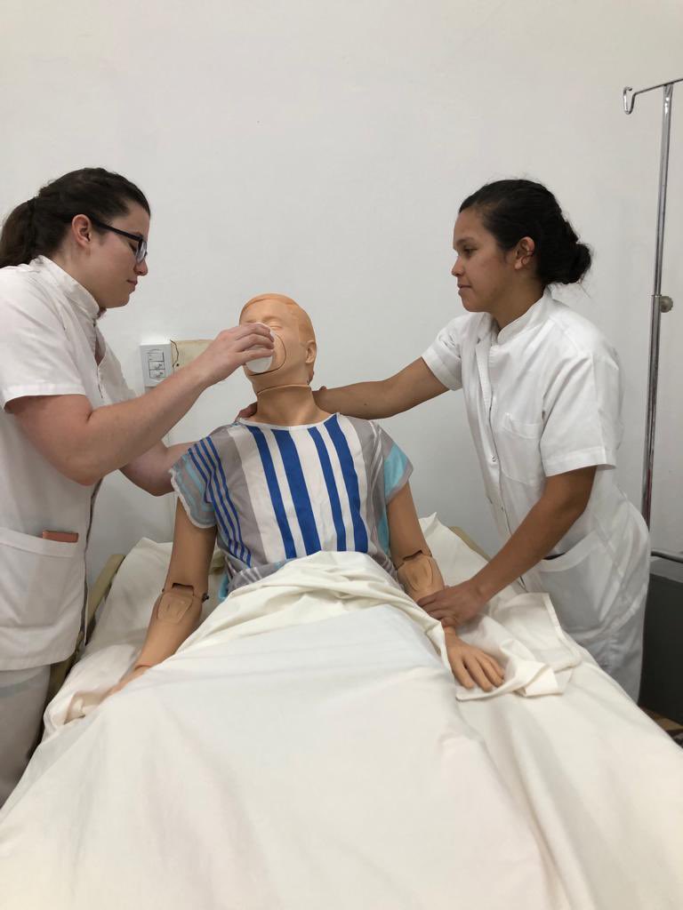 “La enfermería es la expresión más genuina del amor por el prójimo” (Marta Abarca-Carrillo).