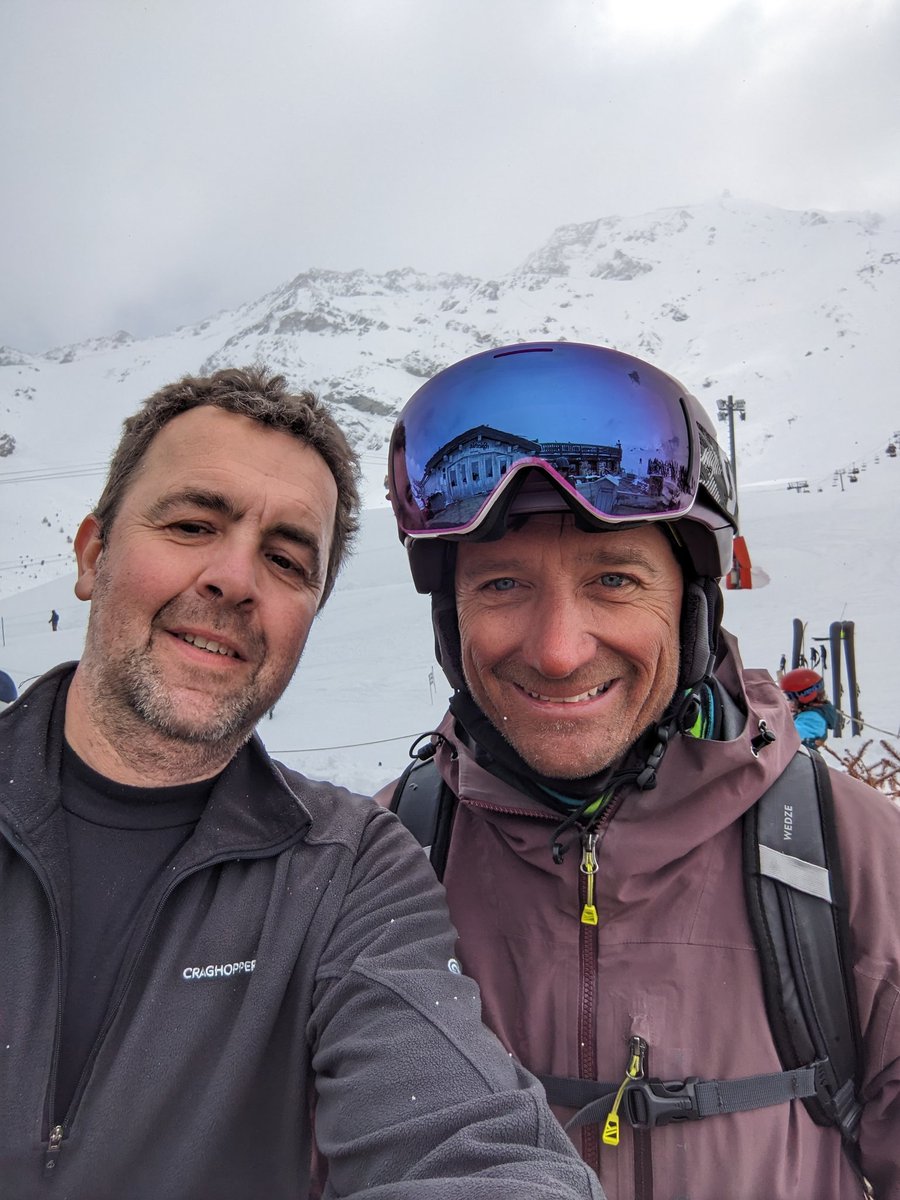 peaklocation (@peaklocation) on Twitter photo Am decloaking for the first time in honour of meeting the famous <a href="/skigrahambell/">Graham Bell 🇺🇦</a> in @LesArcs . Thanks for being such a good sport for the selfie 🤳 Graham. We're having the best time! Cheers. 🍻🎿 #skiing Am decloaking for the first time in honour of meeting the famous <a href="/skigrahambell/">Graham Bell 🇺🇦</a> in @LesArcs . Thanks for being such a good sport for the selfie 🤳 Graham. We're having the best time! Cheers. 🍻🎿 #skiing