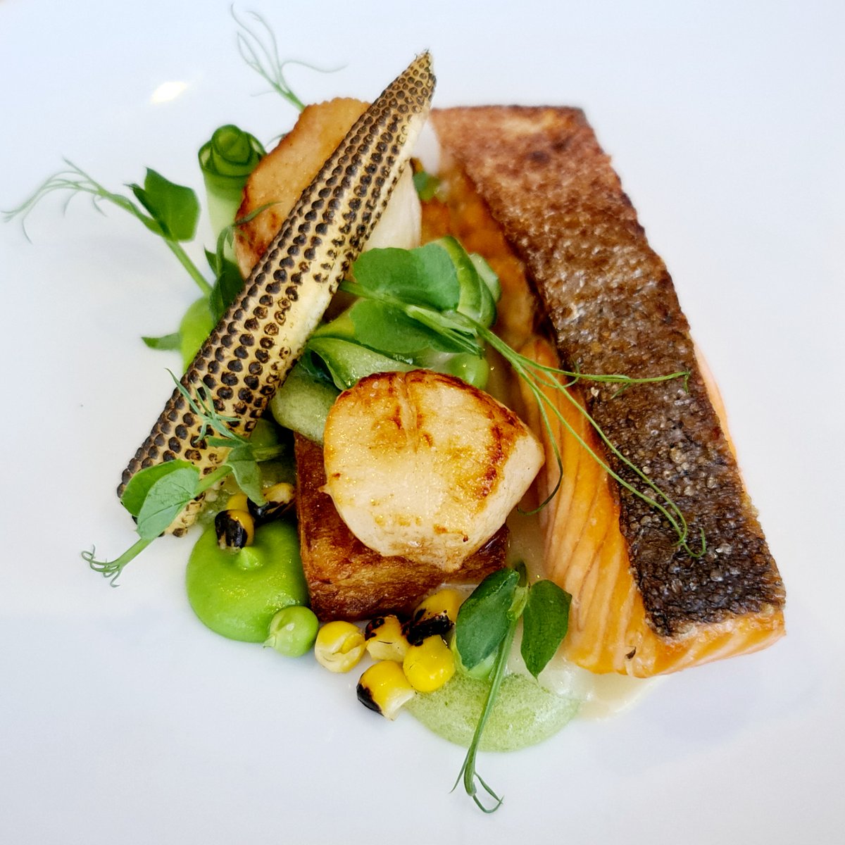 TonyRoddUK's tweet photo. We're looking for a chef!
Full time, permanent role.
3.5 days a week, 45 hours
£27-30k +£6k tips 
Exposure to meat, fish and veg cookery
Creative licence on menu design with the team
Sundays &amp; Mondays off every week
Blackheath SE3
2 rosettes
Apply below

https://t.co/YGsX8Dn9x5 https://t.co/3kNLXnYgHm