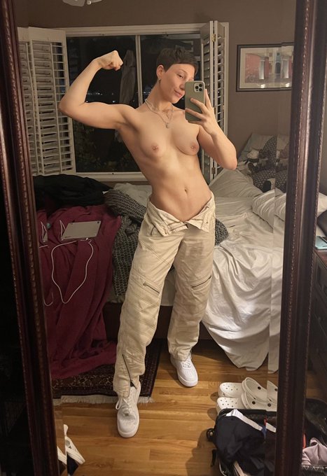 wanna work up a sweat with me? ?? https://t.co/NrysqfE3Qq