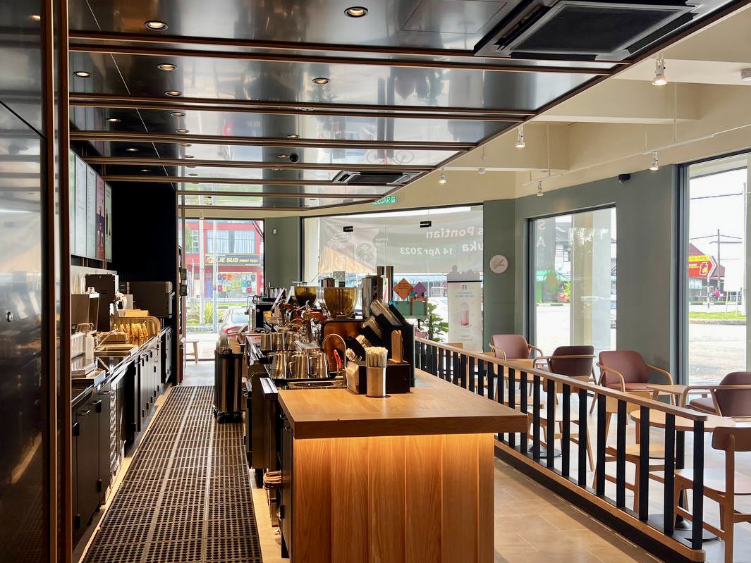 StarbucksMY's tweet photo. Our first store in Pontian is finally here to brew your favorite blends 😋

Visit us as we celebrate another milestone by entering a new market in Johor! https://t.co/73Mfz9ZZVW