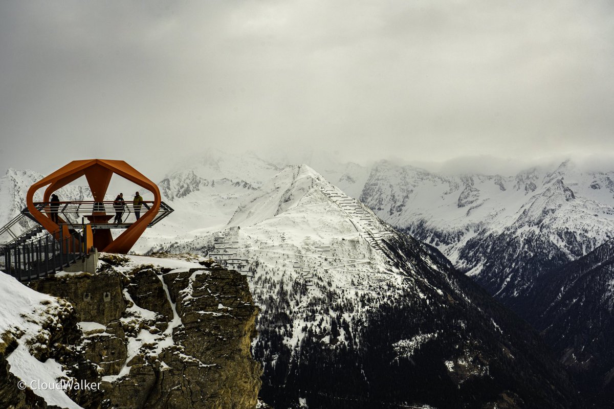 walkercloud13's tweet photo. View of the mountains from the Stubnerkogel 2.251m 🗻❄️🗻❄️ #landscape #naturephotography #BadHofgastein #Stubnerkogel #Salzburg #Austria #mountains #snow #SonyAlpha #Lightroom ❄️❄️❄️ https://t.co/USVUDwCVPc