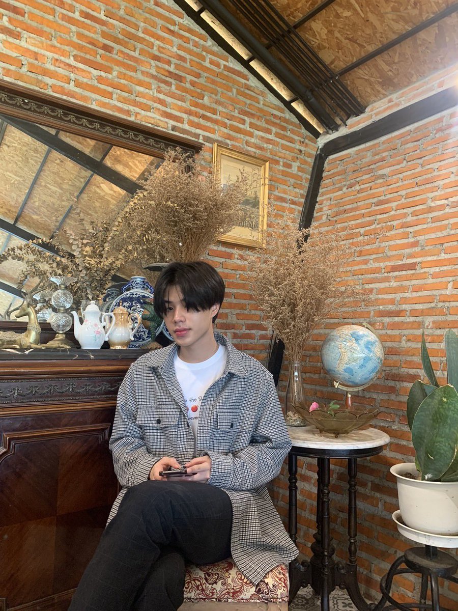 20aungpao's tweet photo. เล่นน้ำให้สนุกนะ สุขสันต์วันสงกรานต์ค้าบ https://t.co/49mOJQ4QWn