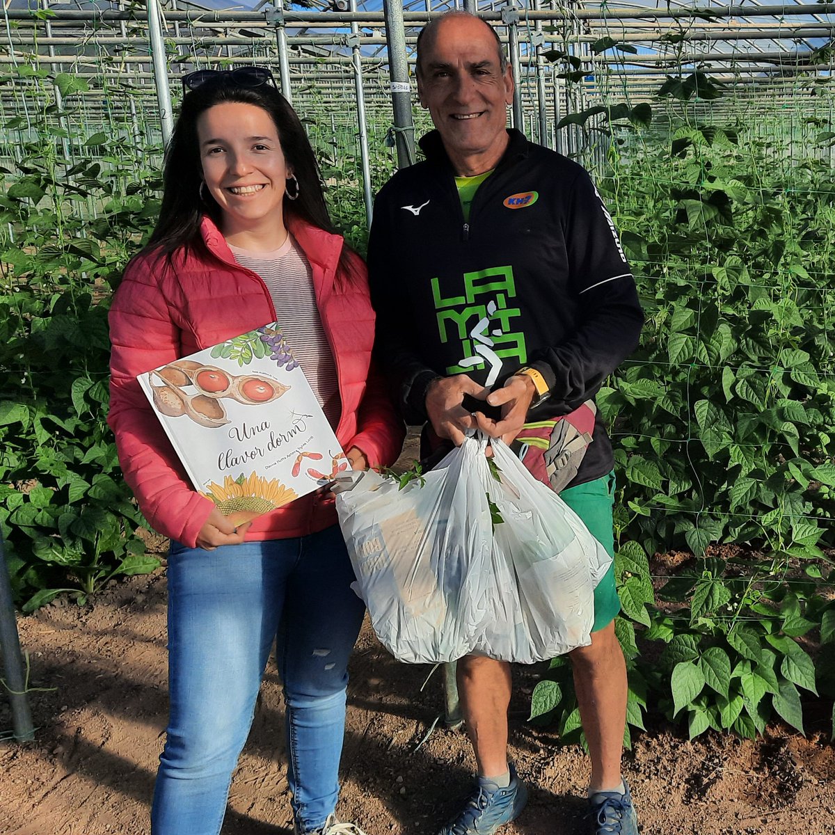 AutismeGarriga's tweet photo. Aquest matí, des de @MSolidaries, ens ha fet arribar un lot de planter pel nostre hort i divers material educatiu.
Gràcies de nou per comptar amb @AutismeGarriga! https://t.co/I7bmu1Gxiz