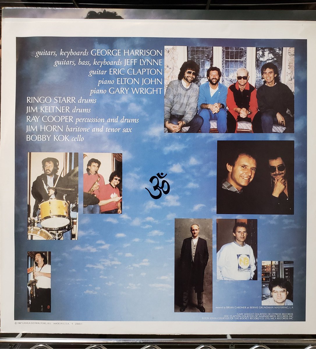 sexyedamurajap1's tweet photo. #GEORGEHARRISON
#CLOUDNINE
#ジョージハリスン
#JEFFLYNNE
#ericclapton
#ELTONJOHN
#ringostarr
#JIMHORN
#cloud9
#thatswhatittakes
#fishonthesand
#justfortoday
#thisislove
#whenwewasfab
#devilsradio
#someplaceelse
#wreckofthehesperus
#breathawayfromheaven
#GOTMYMINDSETONYOU
#vinyl https://t.co/p2LBbzy90o