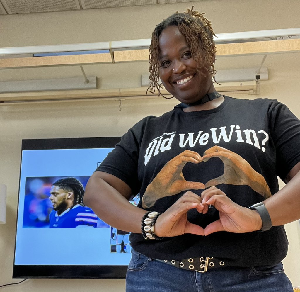 sun_flower72's tweet photo. The students shared their person of interest that has had an impact on the lives of others. Then I shared mine. #pypteacher #internationaleducator #didwewin 🫶🏽 https://t.co/uppoXEUmYm