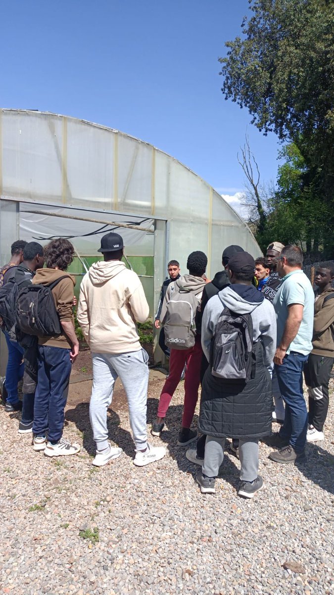 EpiaOlot's tweet image. QUÈ PUC FER QUAN ACABI EL PFI? A l’Escola Pia donem resposta i visitem a @INSLAGARROTXA per conèixer els cicles formatius i ajudar als alumnes del PFI en la seva presa de decisions. 
Moltes gràcies per l'acollida!! 
#FPOLOT #PFIOLOT @escolapiacat @olot_cat