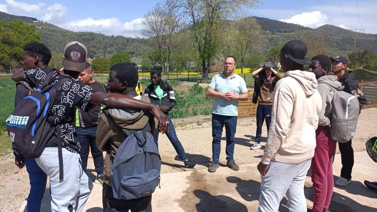 EpiaOlot's tweet image. QUÈ PUC FER QUAN ACABI EL PFI? A l’Escola Pia donem resposta i visitem a @INSLAGARROTXA per conèixer els cicles formatius i ajudar als alumnes del PFI en la seva presa de decisions. 
Moltes gràcies per l'acollida!! 
#FPOLOT #PFIOLOT @escolapiacat @olot_cat
