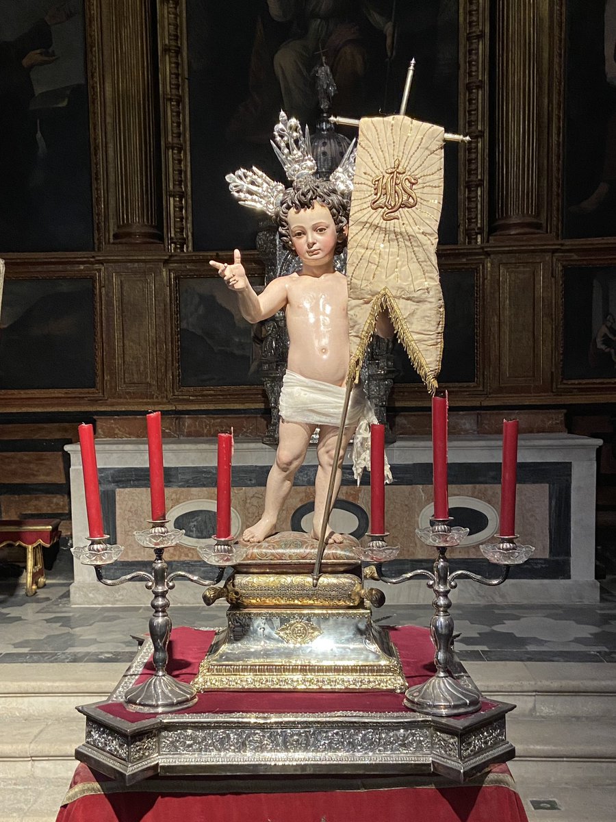 borja_monclova's tweet photo. El Niño Jesús de la Sacramental del Sagrario llena con su monumentalidad toda la capilla de san Pedro, a pesar de su reducido tamaño. Con potencias, un simple sudario y con el lábaro conmemora la Pascua de Resurrección. 

Martínez Montañés (1606) nos lleva al más puro clasicismo. https://t.co/hmP7Mwzwfa