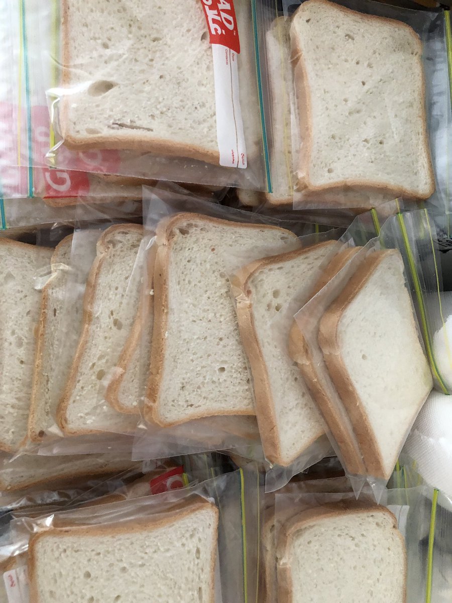 JESSPrimaryYR6's tweet photo. Creating our own investigations to see which conditions help mould to grow on bread.
#jesspriscience 
Today we used the digital microscopes to examine mould growing on cheese…will we see similar results on our bread?! https://t.co/YW0xFFKfAS