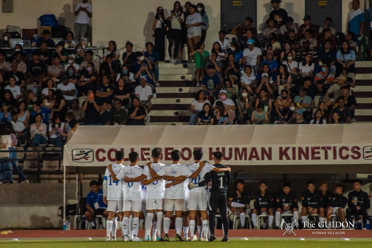 Mooks_TheGUIDON's tweet image. After a week long break, UAAP Football is back as the Ateneo Blue Eagles face the Far Eastern University Tamaraws this afternoon at 4:30 pm. 

@TheGUIDONSports 

Photo by Viona Villalon

#UAAPFootball