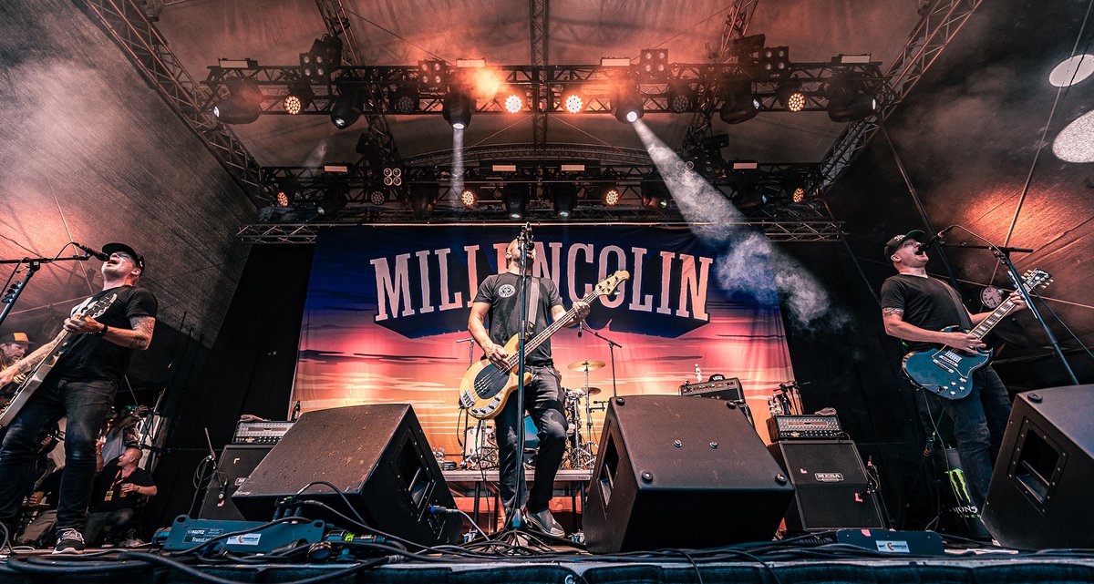 50 DAYS to go until it´s time for the biggest punk rock 🎸party in Austria!🇦🇹

📸 <a href="/Los_Sperlos/">Raphael</a> 

#festival #countdown #punkrock #sbäm #sbämfest