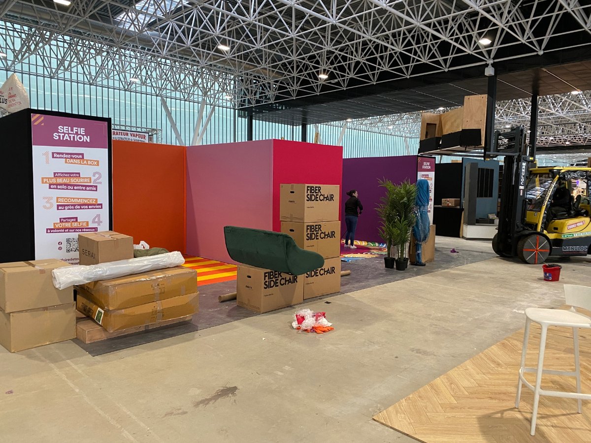 desDesigners's tweet photo. 📷 { TAKE A SELFIE } 📷
C parti, nouvelle installation pour les selfies box de @takeaselfie.fr à la foire Internationale de Toulouse 😍
Une création by @desDesigners pour @toulouseevenements

#selfie #letmetakeaselfie #selfiebox #Meett #toulouse #foiredetoulouse #parcexposition https://t.co/4uDGofR1po