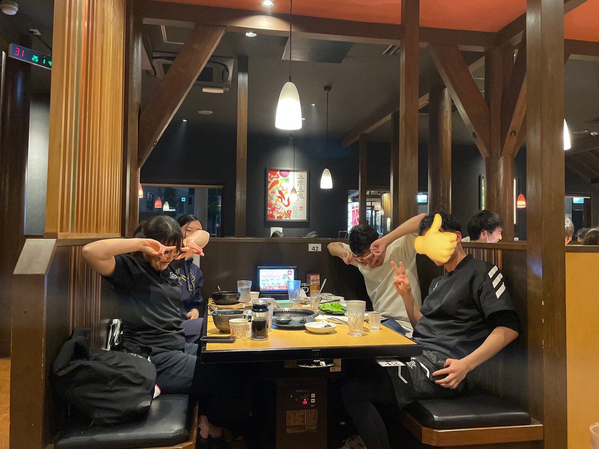 昨日は新歓1日目でした🙌
3人の新入生に来て頂きありがとうございます🥺💕
部活後に美味しいご飯を食べました🍖

次の新歓は土曜日です☺️
雨予報なので試合が中止になった場合
代わりにバッティングセンターへ行こうと思います✨⚾️
雨の場合だけでも大歓迎です🙆‍♀️
まだまだ申し込みお待ちしてます🌟