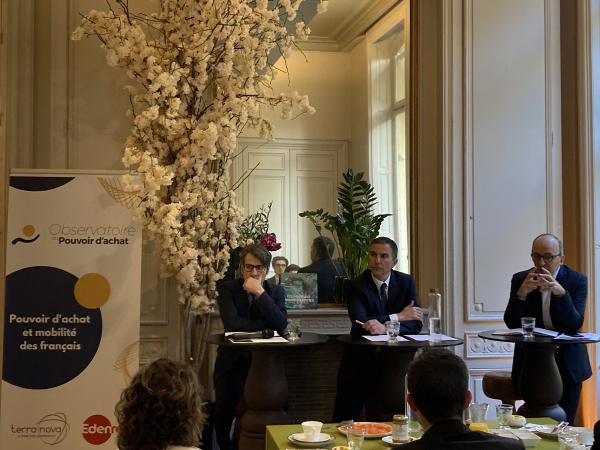terra_nova_tn's tweet photo. 🟢#Pouvoirdachat et #mobilité des salarié(s) en France : une étude exclusive @EdenredFrance avec @harrisint_fr et @_Terra_Nova présentée ce jour : quelles appétences pour la mobilité durable ? Quelles contraintes ? Quels besoins ? 
Lire l’étude ici ➡️https://t.co/r68HnXsJbz https://t.co/LXLK5jeWqh
