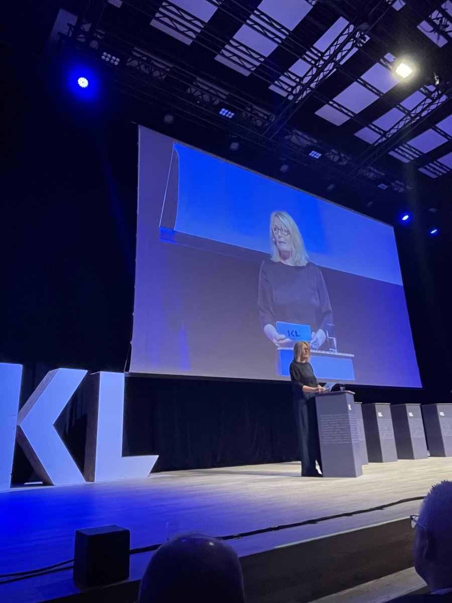 “Følgeskab” og “kommunalt klimalederskab” er hovedtemaerne på ⁦@kommunerne⁩ #klima23 konference ⁦er melding fra ⁦@BirgitsHansen⁩ 🙏💪🍀 - sikke en dag det bliver her i Sønderborg med over 700 kommunale klimafæller #dkpol #kompoldk #dkgreen