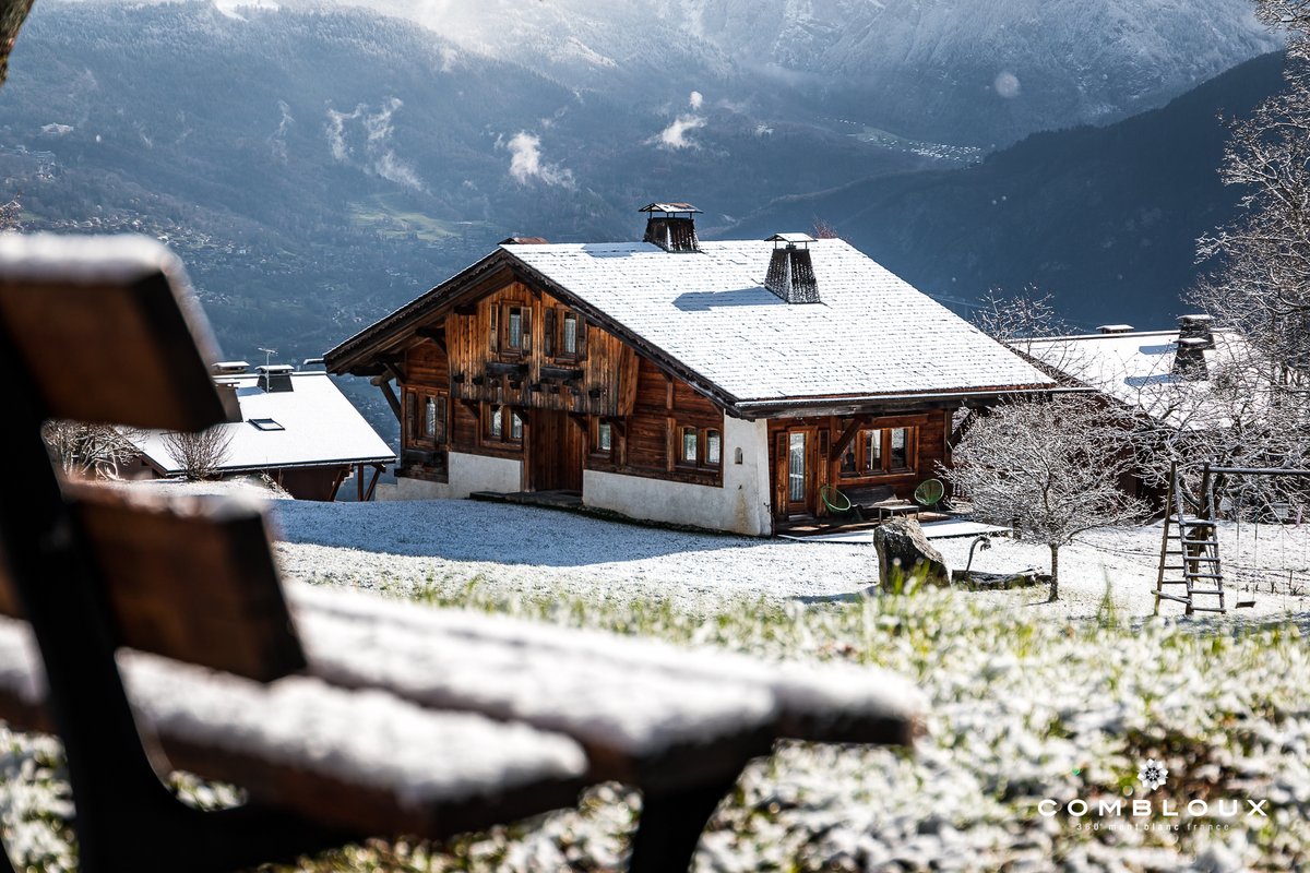 combloux's tweet image. Petite surprise matinale à l'heure où nous attendons les couleurs printanières ! ❄️🌺

#combloux #montagne #meteodujour #neige