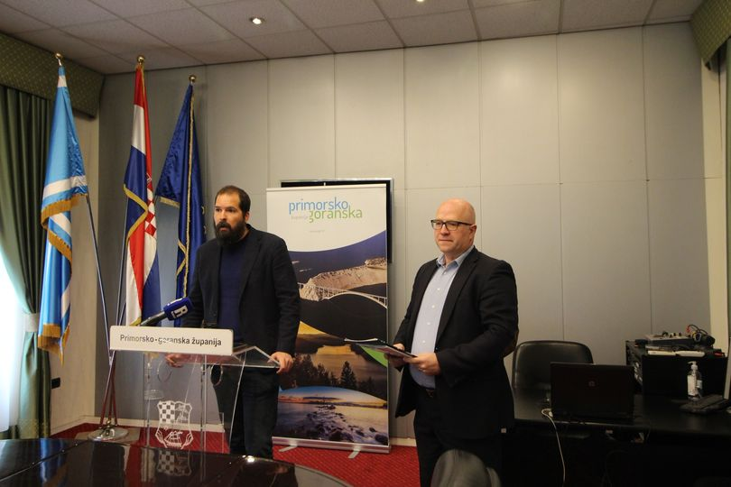 AgencijaPgz's tweet photo. Ravnatelj Vedran Kružić na press konferenciji @pgzupanija s zamjenikom Župana, Brautom predstavio je rezultate rada #PRIGODA u 2022. godini te istaknuo postignuća #RIMAP platfome koja je prepoznata kao primjer najbolje europske prakse!
ℹ️ https://t.co/Zzfvcek9IN https://t.co/Wws3ozvTcq