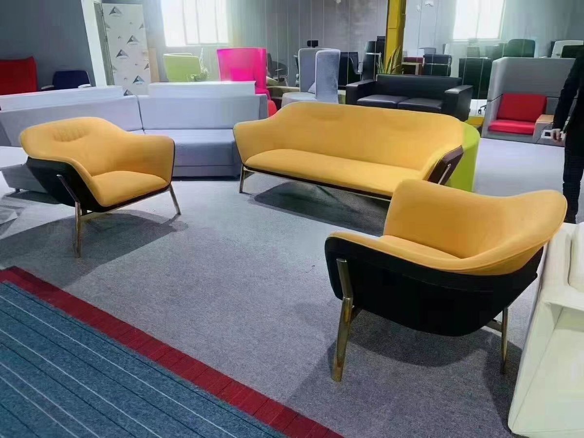 Crystal0493's tweet photo. GBM fashion furniture display-8 https://t.co/IuKNRCl1wi