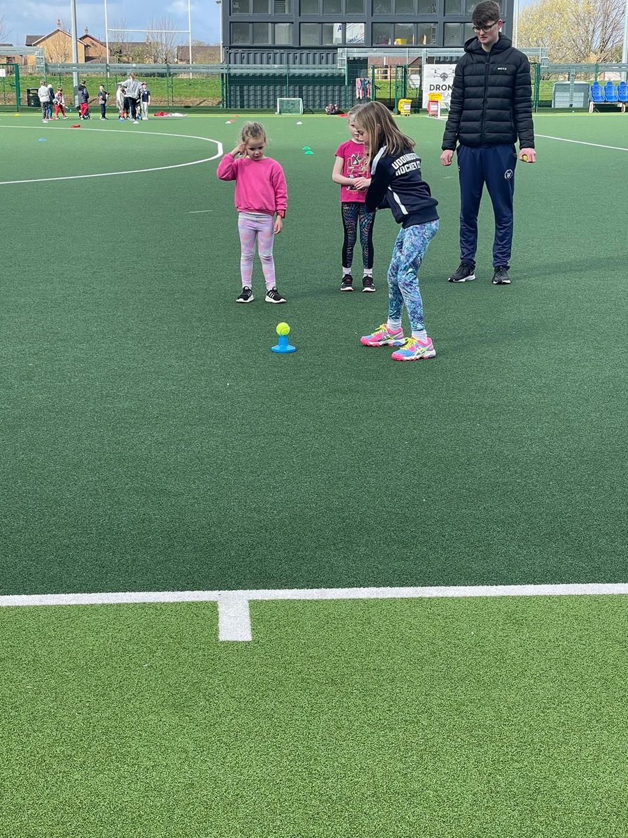 UddingstonSC's tweet photo. Another amazing week at Uddingston Sport Camps!

📢 We have good news and bad news:

Bad News: Our week is nearly over 😭

Good News: We still have 2 more days to go and the weather is looking great 👍🏼

(Pt 1/2) https://t.co/Iq4E24ANEE