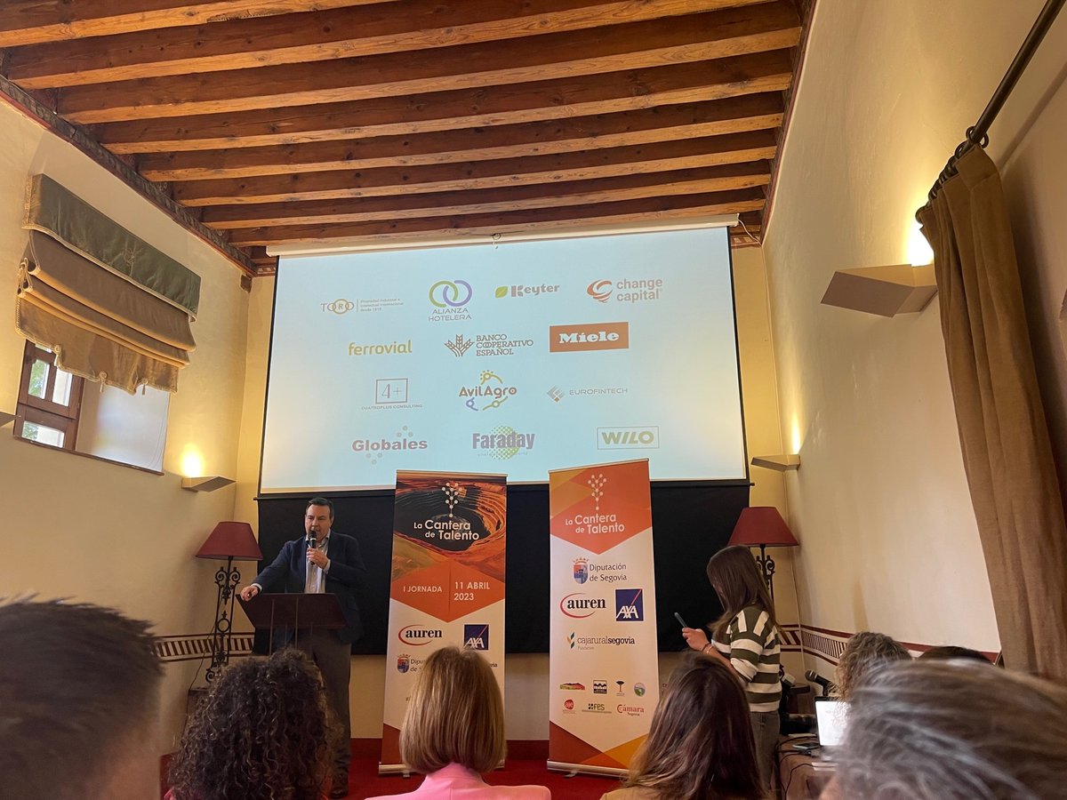 globalesTIC's tweet photo. El martes asistimos a la presentación de La Cantera de Talento. Esta iniciativa, impulsada por la @DipuSG y en la que colaboramos, tiene como objetivo promover el emprendimiento en nuestra provincia. Enhorabuena a todos los proyectos presentados, os auguramos un excelente futuro. https://t.co/c7bHSpzNZ4