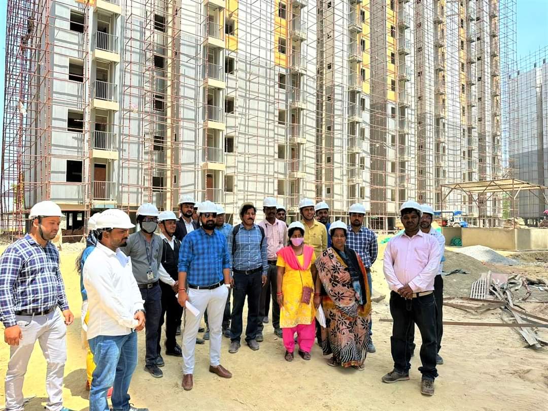 PMAYU_UP's tweet photo. By providing families with well-equipped homes inside of guarded grounds, #LightHouseProjects under #PMAYUrban have built a solid foundation for their empowerment. Recently, #LHPLucknow greeted its upcoming beneficiaries. 
#LightHouseProjectLucknow 
#GHTC #HousingForAll #UPSUDA https://t.co/w08Ls1swLF