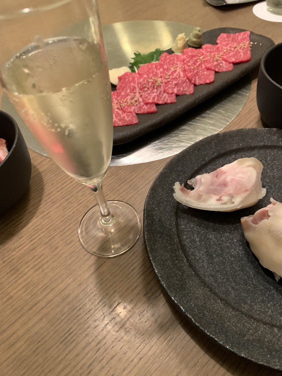 ARTBIZ_WINE's tweet photo. 焼肉　白炭でシャスネ・ダルス https://t.co/cca2iJLhpw