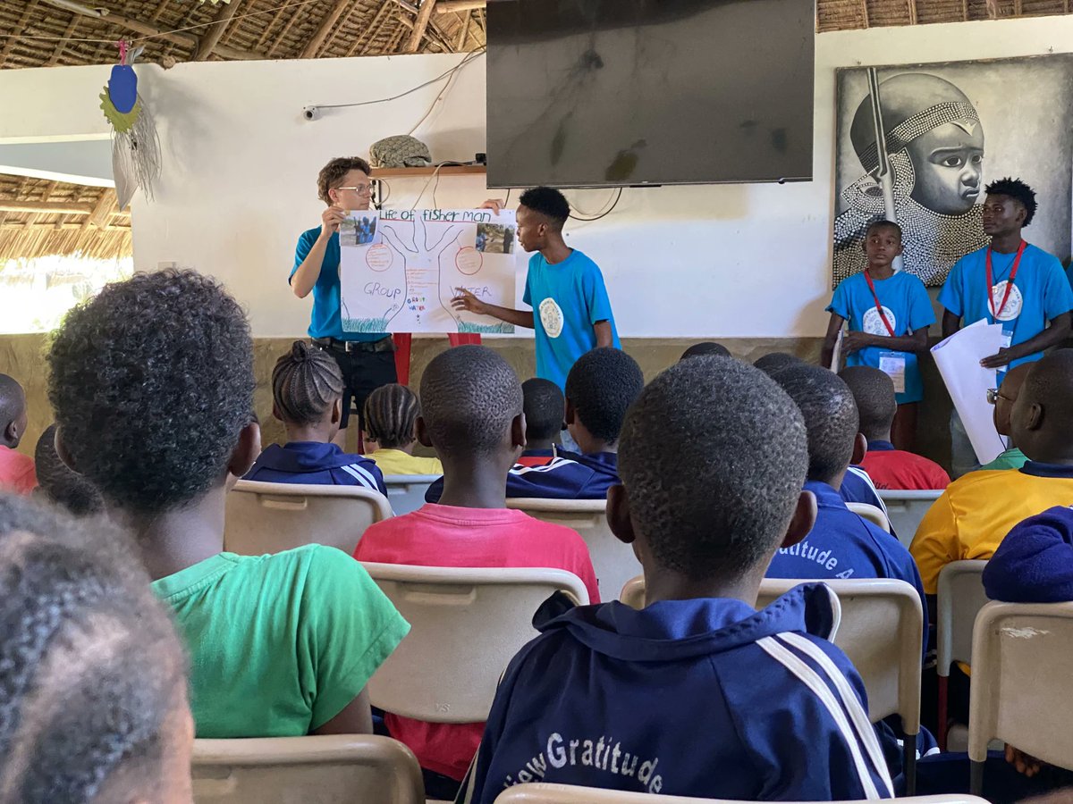 FLMH_Labor's tweet photo. We spent an exciting project week in #Kenya with the #reporters of Nice-View, researching #ClimateChange! From planting trees to visiting recycling stations, we saw firsthand the impact on local lives. Proud to present our findings to the whole school! 🌍✊ #ProjectWeek https://t.co/N1ZgMGZNpC