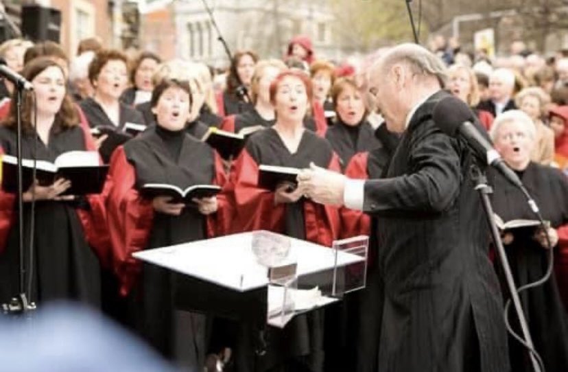 Todays the day!!! The sun is shining, so see you all @1pm at Fishamble St for MESSIAH on the street. It’s FREE, so come along to this wonderful concert to celebrate the 1st performance of Handel’s Messiah! @LordMayorDublin @TheJournalNews @joeliveline