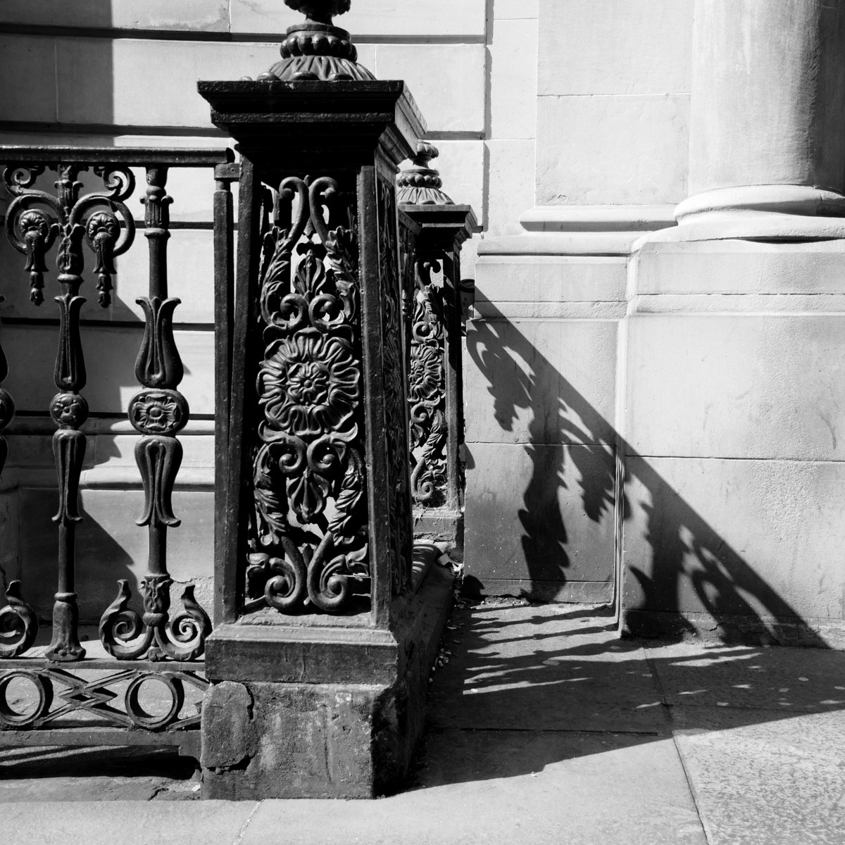 DSM888's tweet photo. For #ironworkthursday some exquisite Buchanan St GLA cast ironwork throwing some shapes in the sun this week. https://t.co/2QF51T65KM