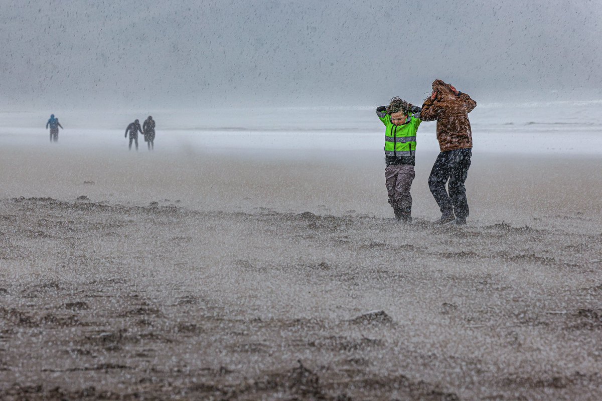 Hailstones hopping on Inch Beach ❄️❄️in the eye of #StormNoa makes the @IrishTimes and @irishexaminer today. #DinglePeninsula along @wildatlanticway @KerryYourNatEsc