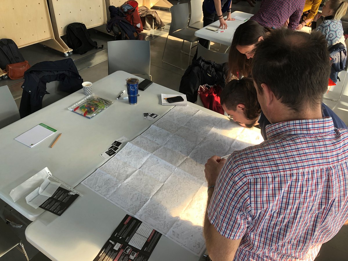 EstimMediation's tweet image. #GameHack #TURFUFestival Second tour de tests avec :
🍀So clover, un jeu d&apos;ambiance coopératif et association d&apos;idées
🔎MicroMacro Crime City, un jeu d&apos;observation, déduction, enquête
🤪Top Ten, un jeu d&apos;ambiance aux réponses de la plus logique à la plus farfelue
💭Imagine