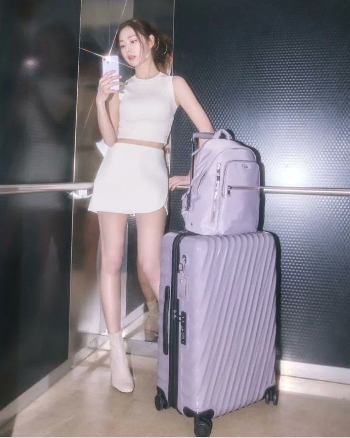 foryouthk's tweet photo. shin seulki took ads posts to another level https://t.co/qF44F01vJg