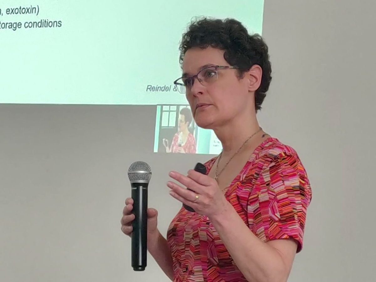 MutaiIvy's tweet photo. What an amazing visit to Kenya &amp; presentations on #phage #compassionate use #production &amp; #regulation #frameworks by @TobiNagel1 @PhagesforGH, Dr. Minmin Yen from @PhagePro, Dr. Ben Chan @Yale https://t.co/2yUXYZHJaJ