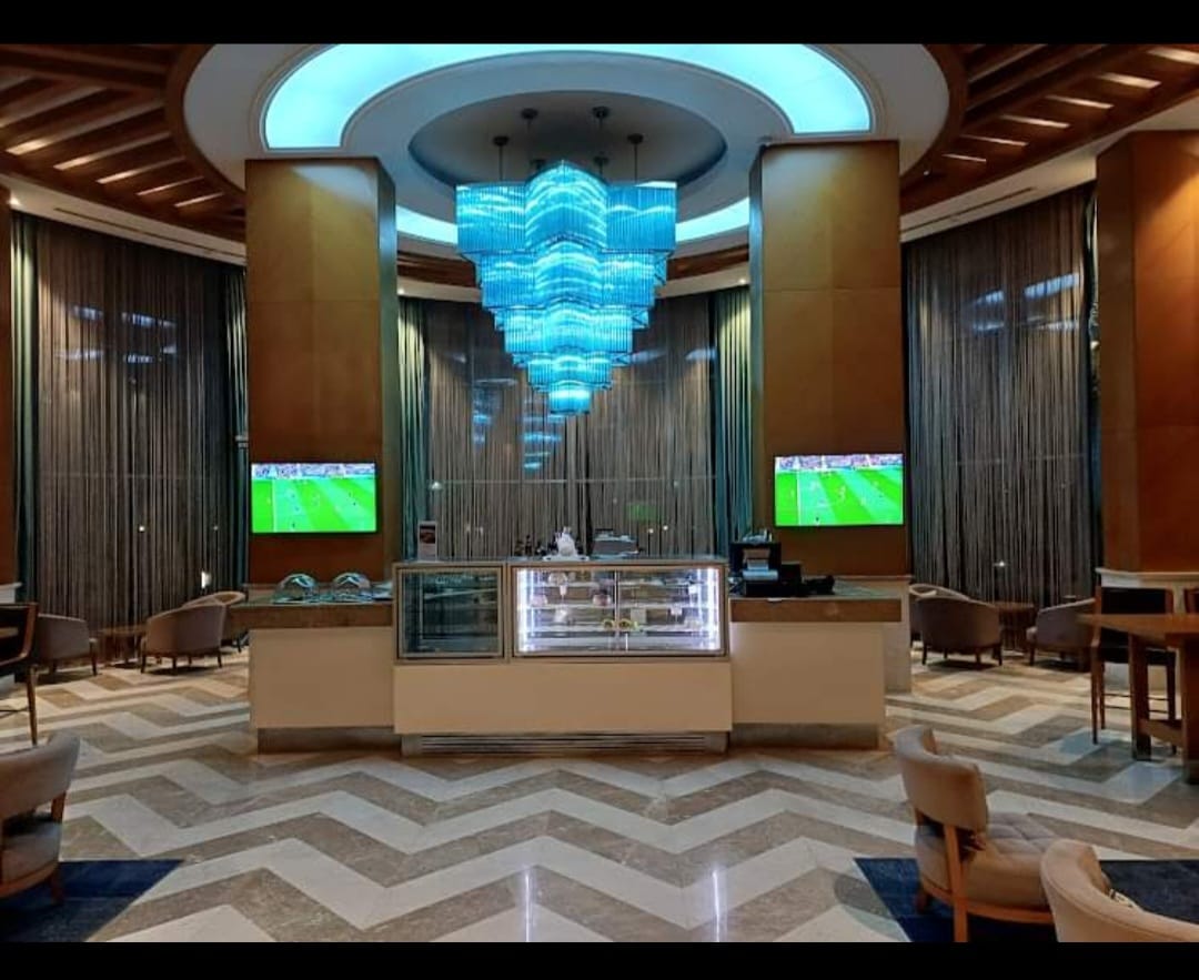 FPIkotEkpene's tweet photo. Have you visited our Uta Bar? It is the best place for a quick meet-up, coffee or cocktails and ideal for catching up on live sporting action. It is also an insta-worthy space. Dont forget to tag us in those pictures #instashots #utabar #lounge #sports #coffee #lobbylounge https://t.co/Lvxw0jhv1X