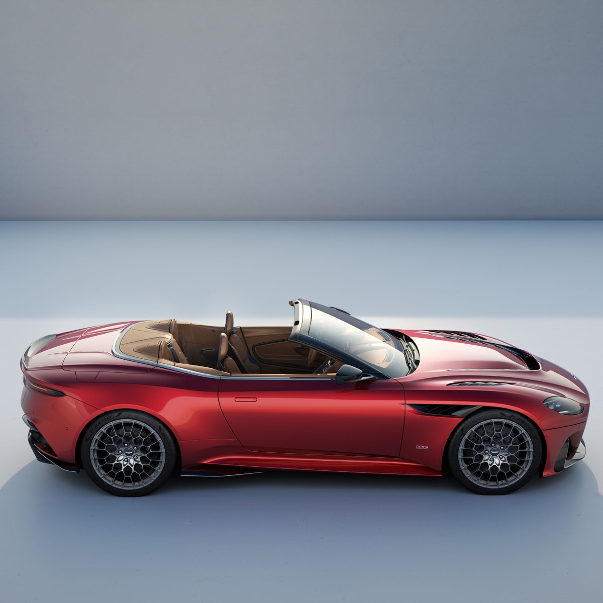 astonmartin tweet picture