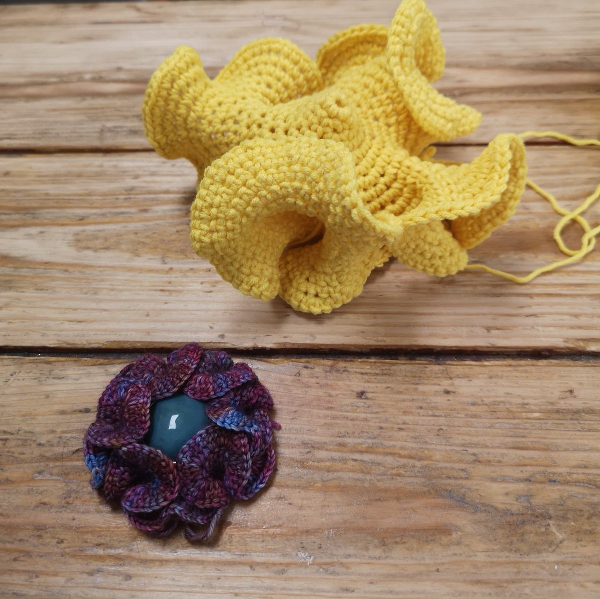 BobbinMakes's tweet photo. Hyperbolic! Love playing with this.
#mathisfun #hyperbolic #crochet https://t.co/PVsAwN9xYl